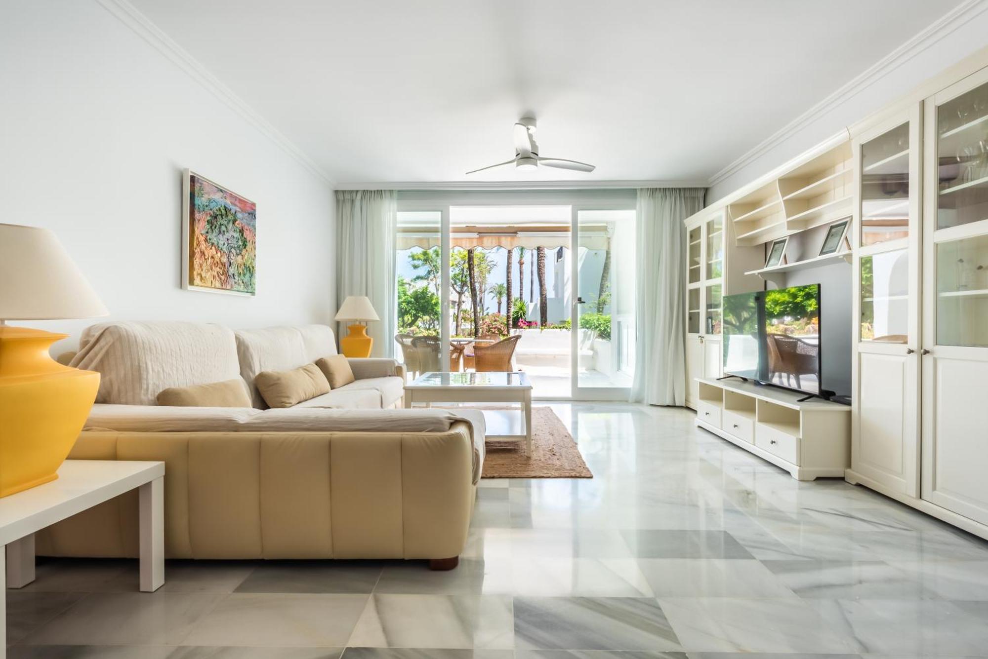 Alcazaba Beach Apartment Estepona Exterior photo