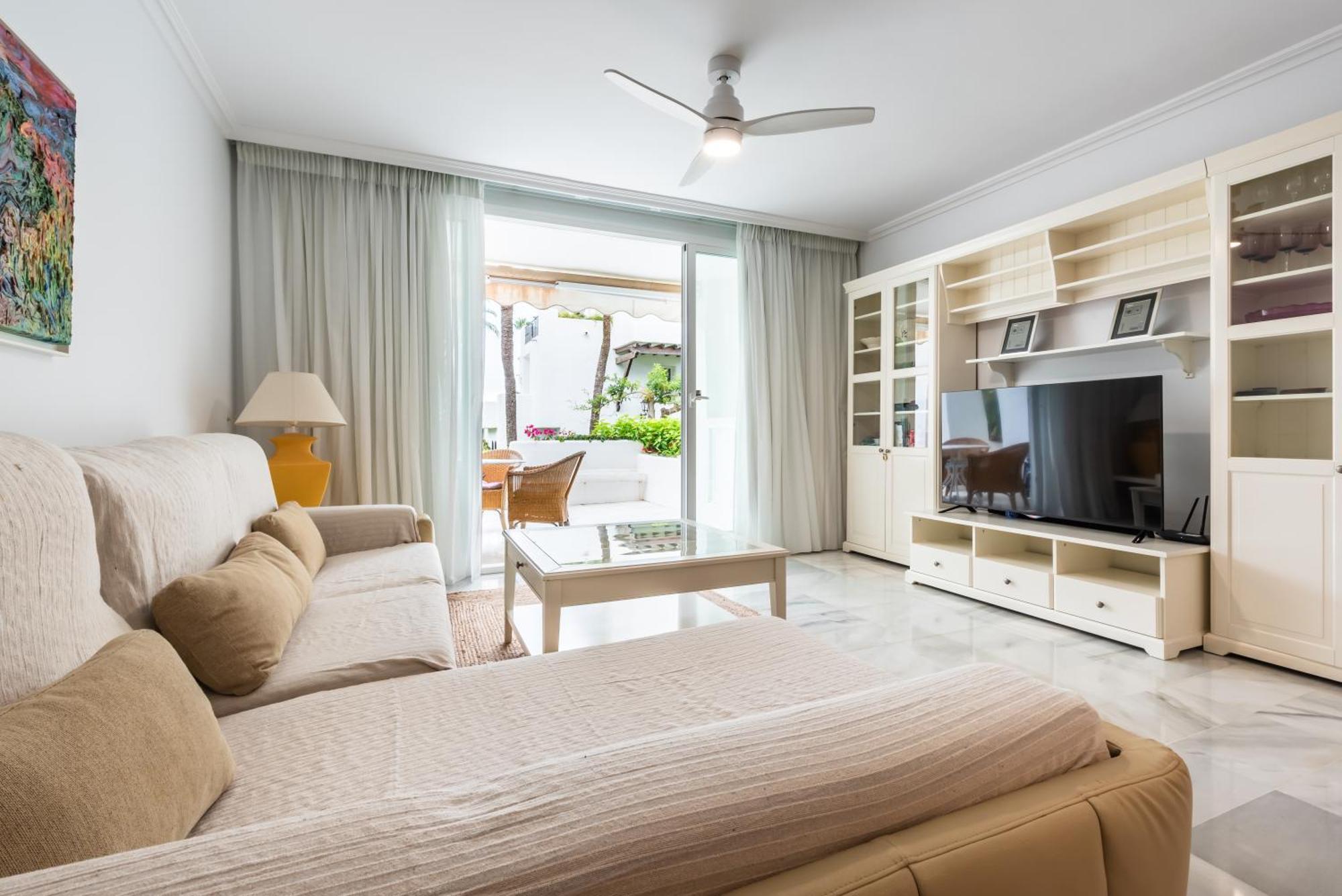 Alcazaba Beach Apartment Estepona Exterior photo