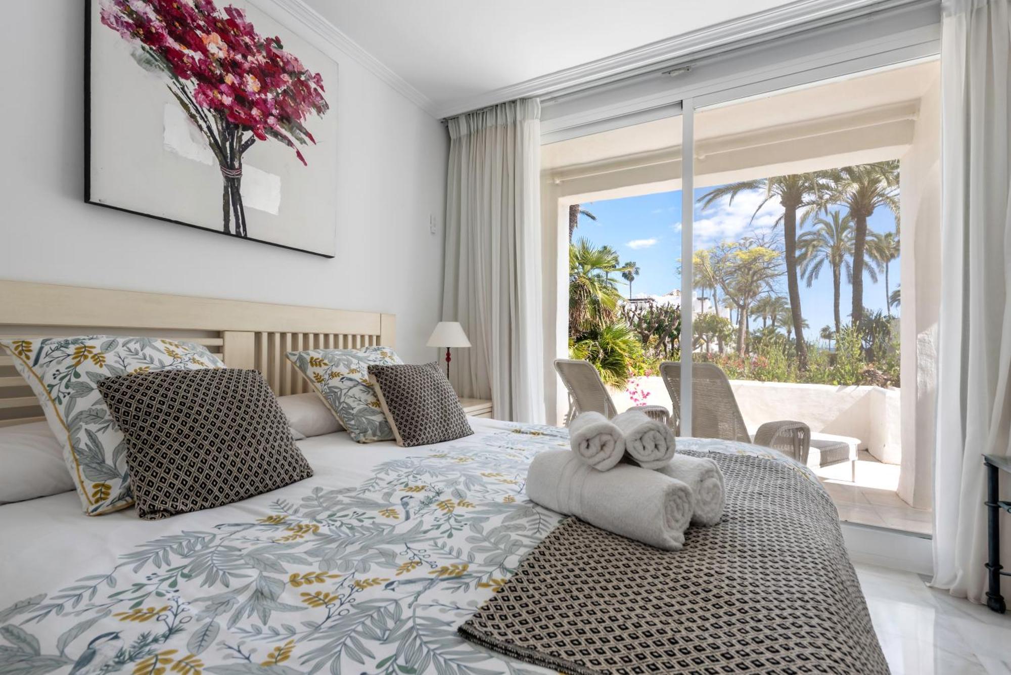 Alcazaba Beach Apartment Estepona Exterior photo