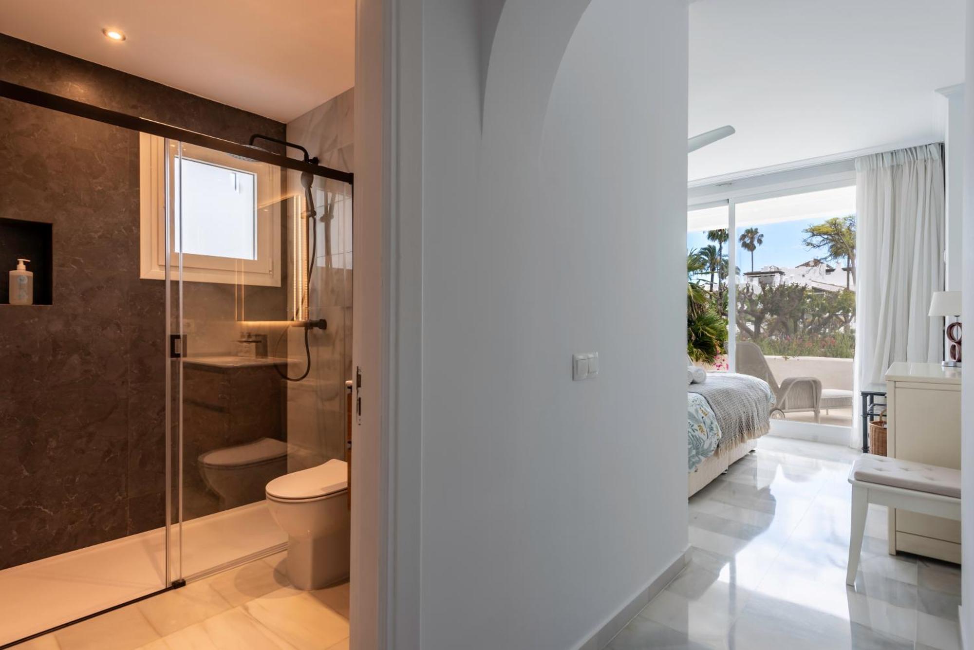Alcazaba Beach Apartment Estepona Exterior photo